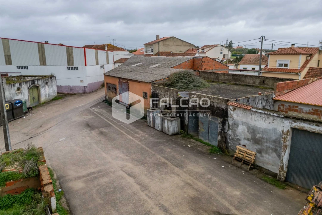 Moradia T0 para Venda em Azoia de Cima e Tremês Foto 12