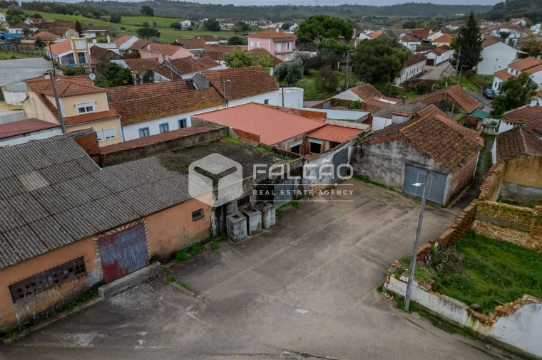 Moradia T0 para Venda em Azoia de Cima e Tremês Foto 4