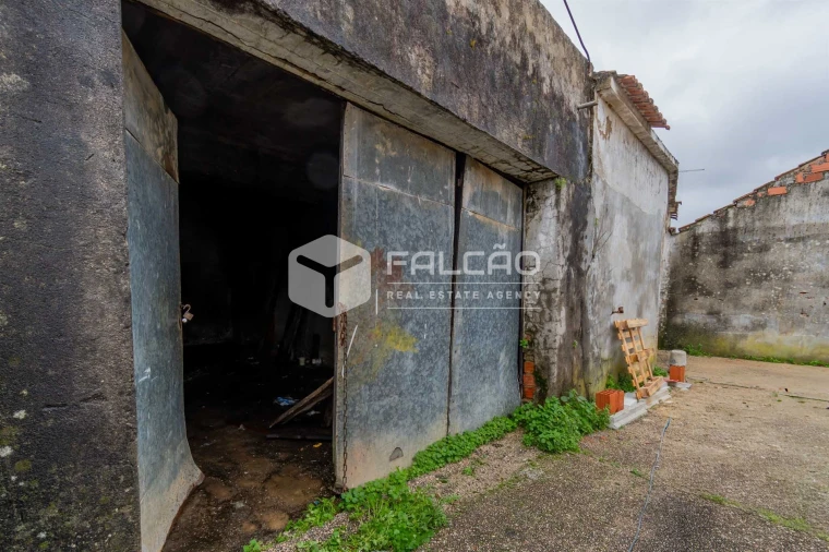 Moradia T0 para Venda em Azoia de Cima e Tremês Foto 14