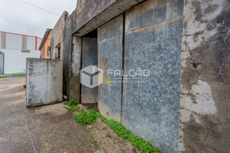 Moradia T0 para Venda em Azoia de Cima e Tremês Foto 13