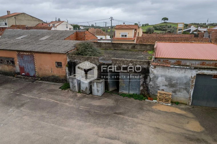 Moradia T0 para Venda em Azoia de Cima e Tremês Foto 10