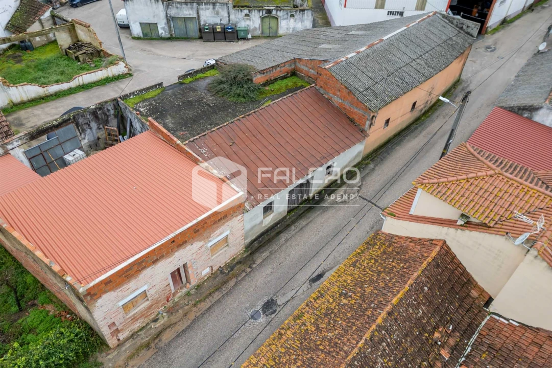 Moradia T0 para Venda em Azoia de Cima e Tremês Foto 7