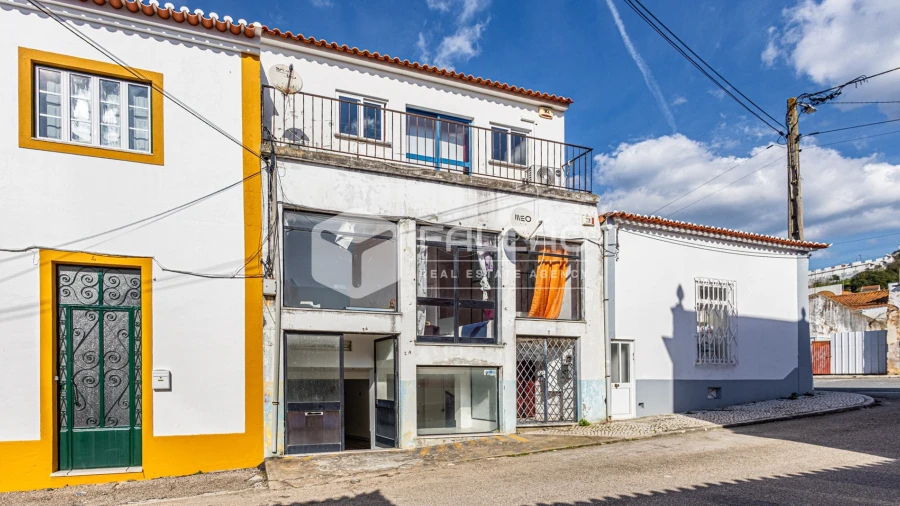 Loja para Venda em Chamusca e Pinheiro Grande