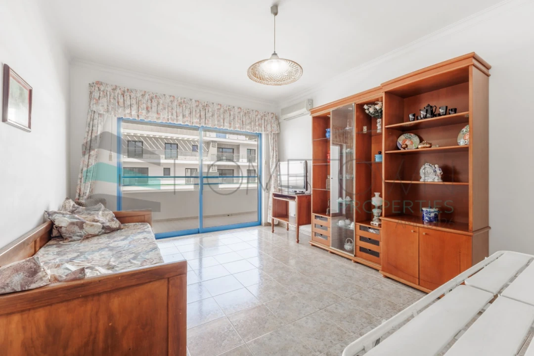 Apartamento T1 para Venda em Quarteira Foto 4