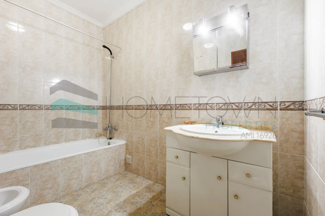 Apartamento T1 para Venda em Quarteira Foto 17