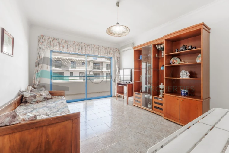 Apartamento T1 para Venda em Quarteira Foto 4