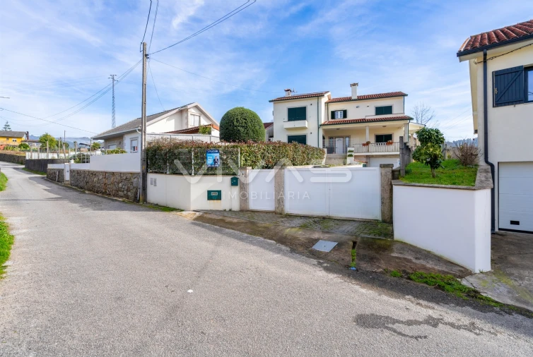 Moradia T3 para Venda em Moure Foto 26