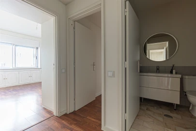 Apartamento T2 para Arrendamento em Aldoar, Foz do Douro e Nevogilde