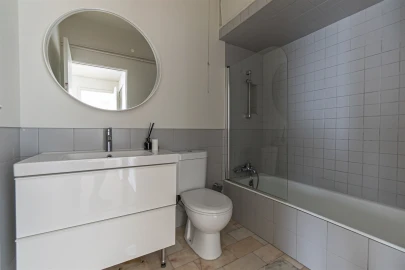Apartamento T2 para Arrendamento em Aldoar, Foz do Douro e Nevogilde