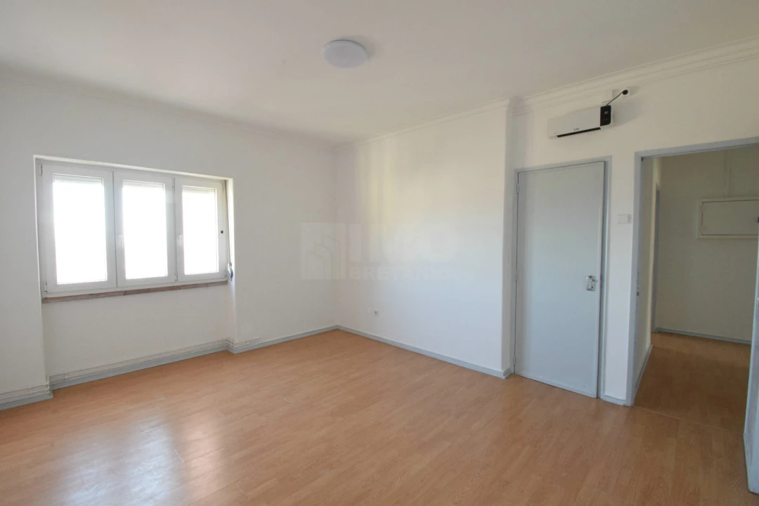 Apartamento T3 para Arrendamento em Covilhã e Canhoso Foto 6
