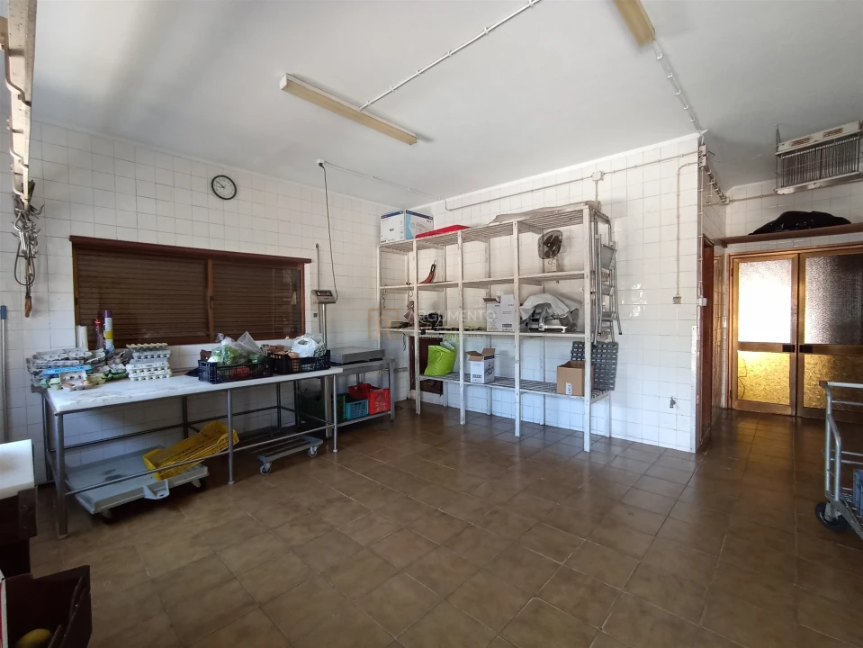 Loja para Arrendamento em Nogueira e Silva Escura Foto 6