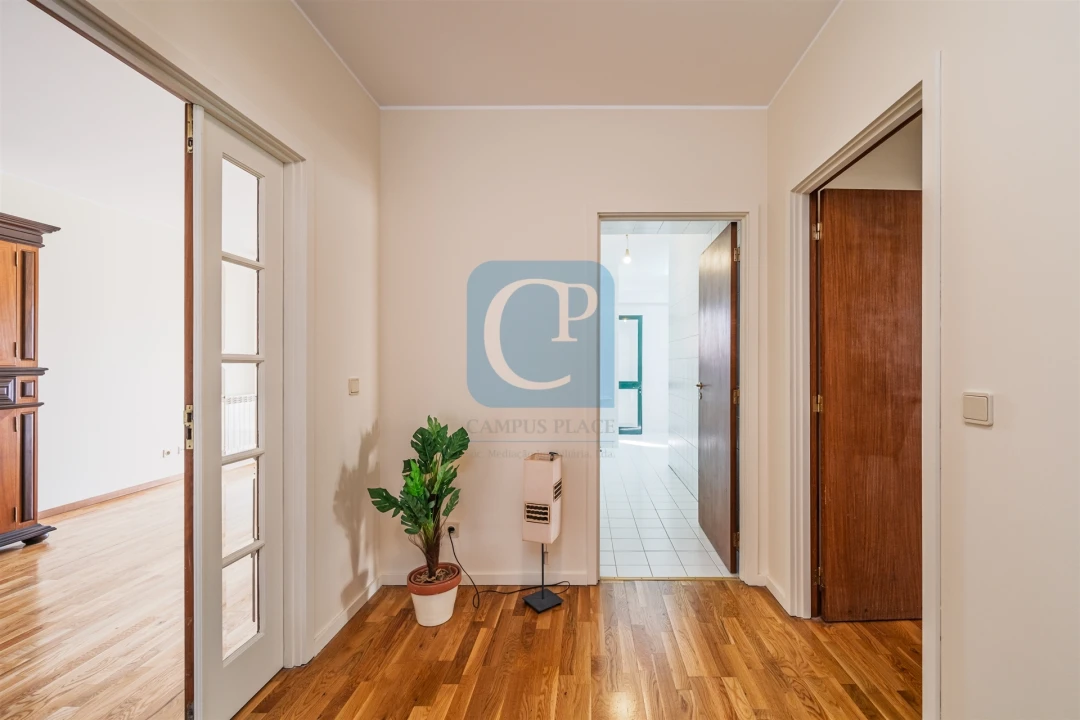 Apartamento T3 para Arrendamento em Aldoar, Foz do Douro e Nevogilde Foto 1