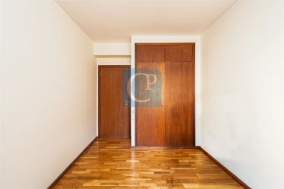 Apartamento T3 para Arrendamento em Aldoar, Foz do Douro e Nevogilde