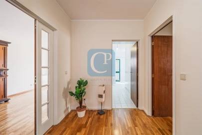 Apartamento T3 para Arrendamento em Aldoar, Foz do Douro e Nevogilde