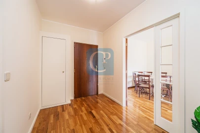 Apartamento T3 para Arrendamento em Aldoar, Foz do Douro e Nevogilde