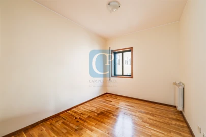Apartamento T3 para Arrendamento em Aldoar, Foz do Douro e Nevogilde