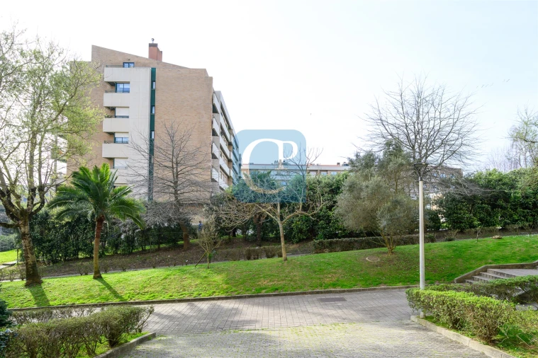 Apartamento T3 para Arrendamento em Aldoar, Foz do Douro e Nevogilde Foto 25