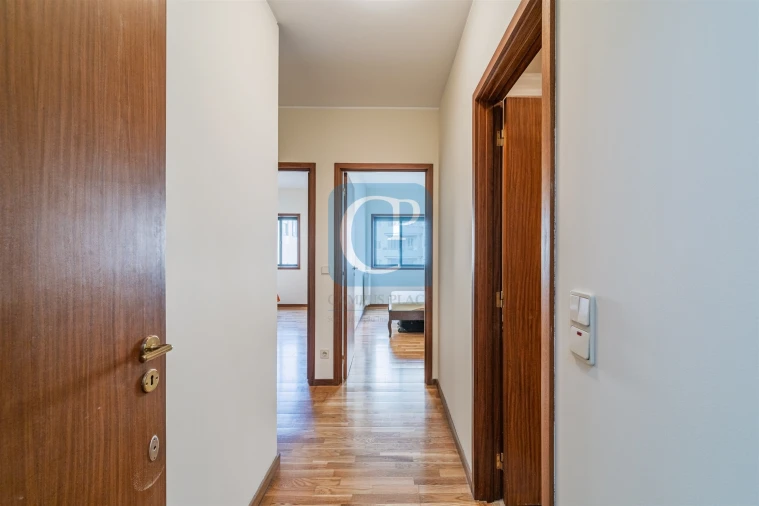 Apartamento T3 para Arrendamento em Aldoar, Foz do Douro e Nevogilde Foto 15