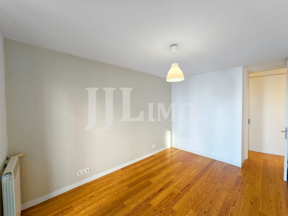 Apartamento T4 para Venda em Parque das Nações Foto 10