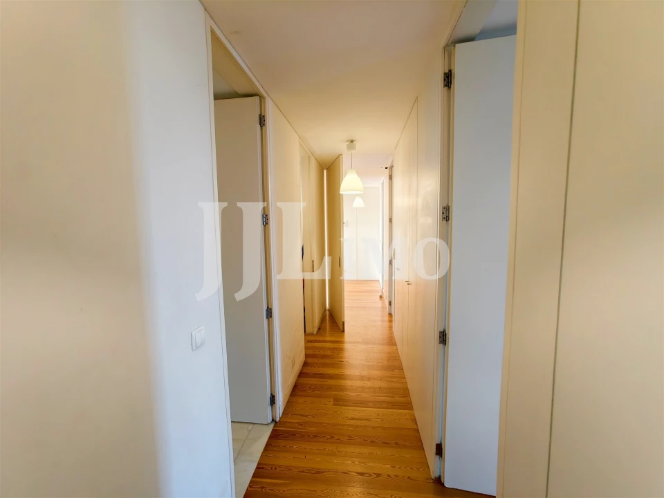 Apartamento T4 para Venda em Parque das Nações Foto 14