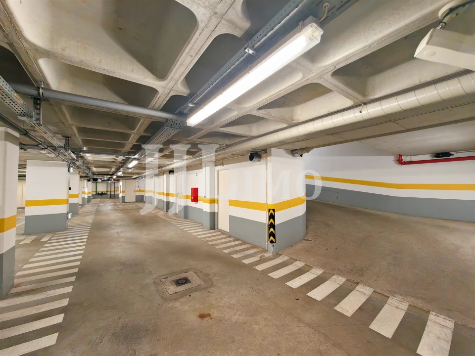Apartamento T4 para Venda em Parque das Nações Foto 29
