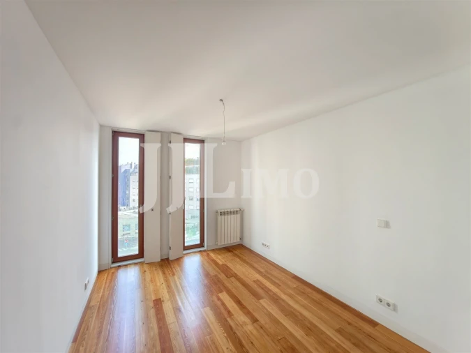 Apartamento T4 para Venda em Parque das Nações Foto 37