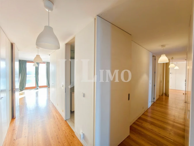 Apartamento T4 para Venda em Parque das Nações Foto 15
