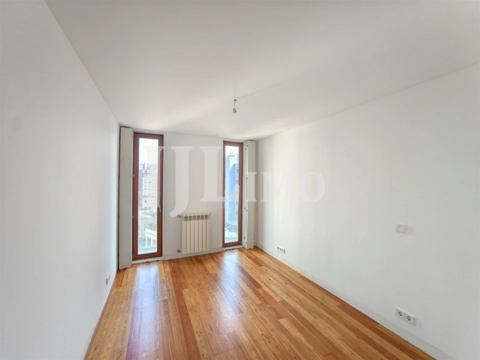 Apartamento T4 para Venda em Parque das Nações Foto 38