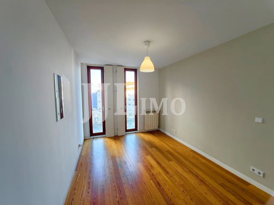 Apartamento T4 para Venda em Parque das Nações Foto 9
