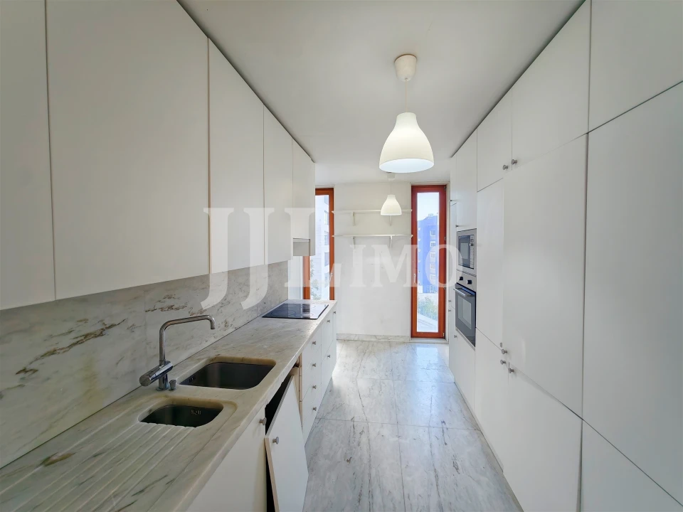 Apartamento T4 para Venda em Parque das Nações Foto 26