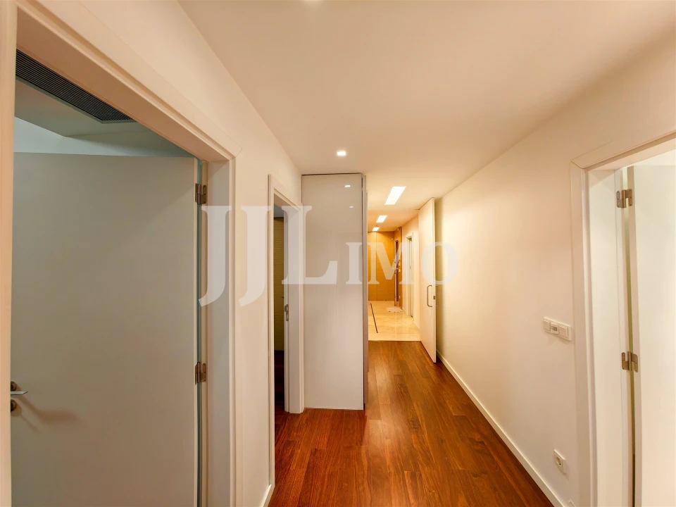 Apartamento T3 para Venda em Alvalade Foto 15