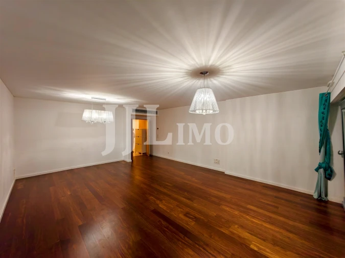 Apartamento T3 para Venda em Alvalade Foto 3