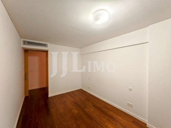 Apartamento T3 para Venda em Alvalade Foto 12