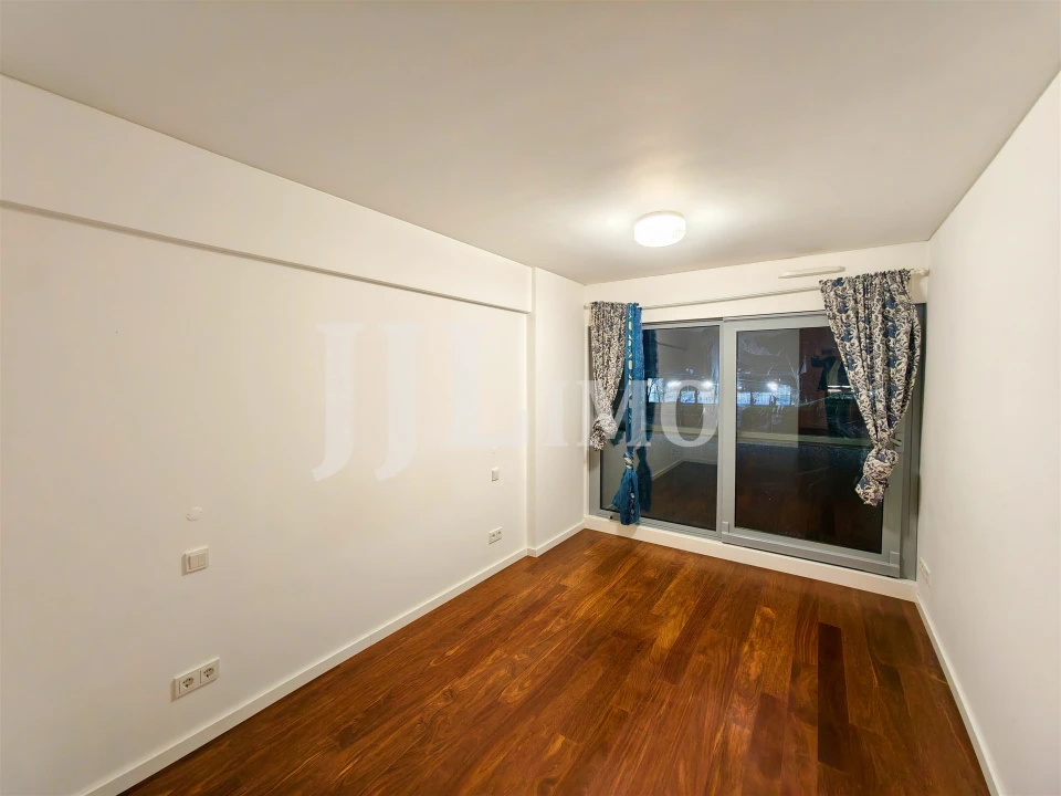 Apartamento T3 para Venda em Alvalade Foto 11