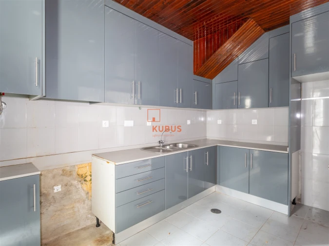 Moradia T3 para Venda em Alburitel Foto 3