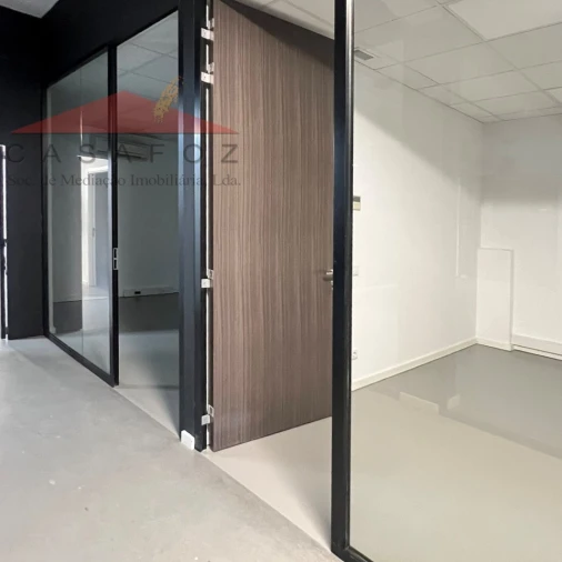 Armazém para Arrendamento em Paranhos Foto 5