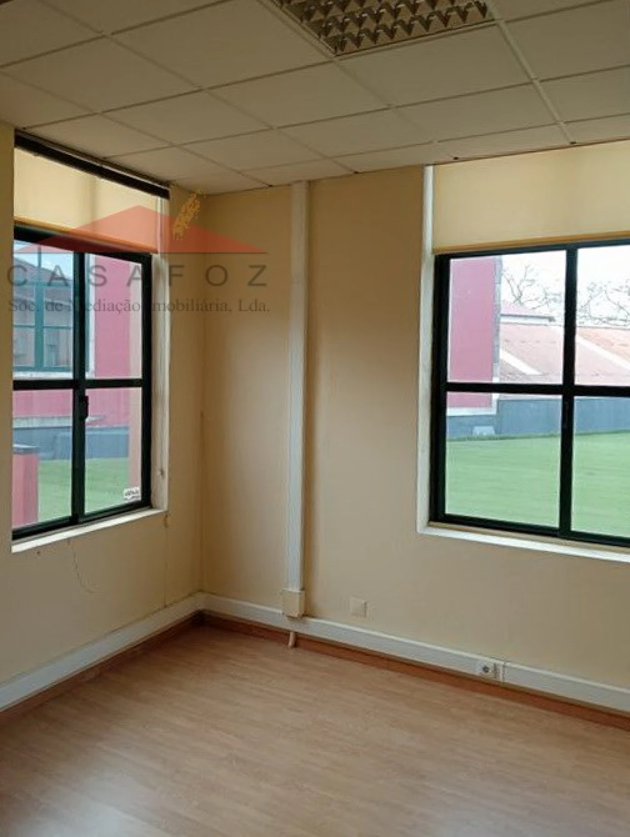 Escritório para Arrendamento em Paranhos Foto 1