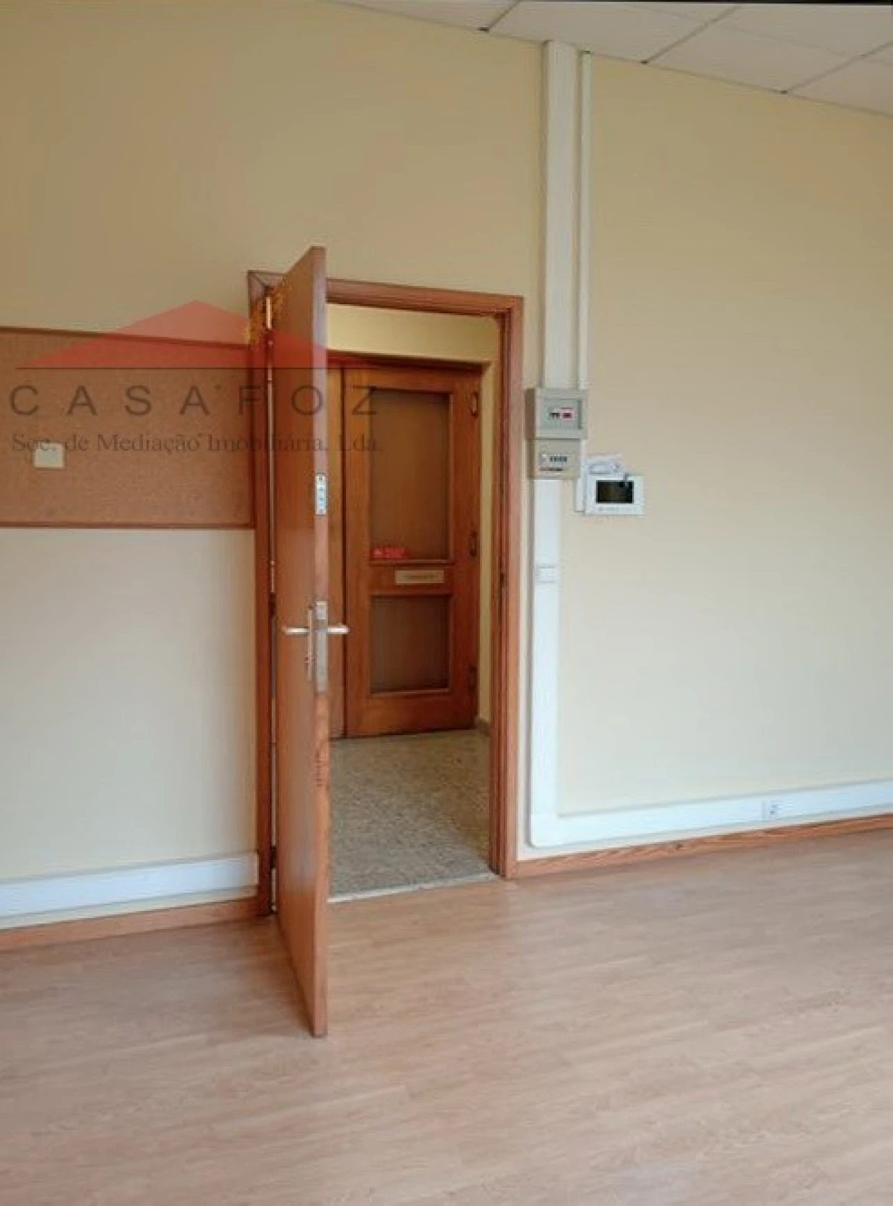 Escritório para Arrendamento em Paranhos Foto 3