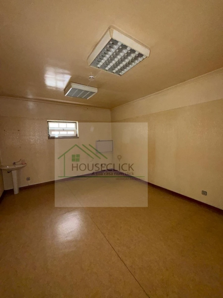 Loja para Arrendamento em Belmonte e Colmeal da Torre Foto 7