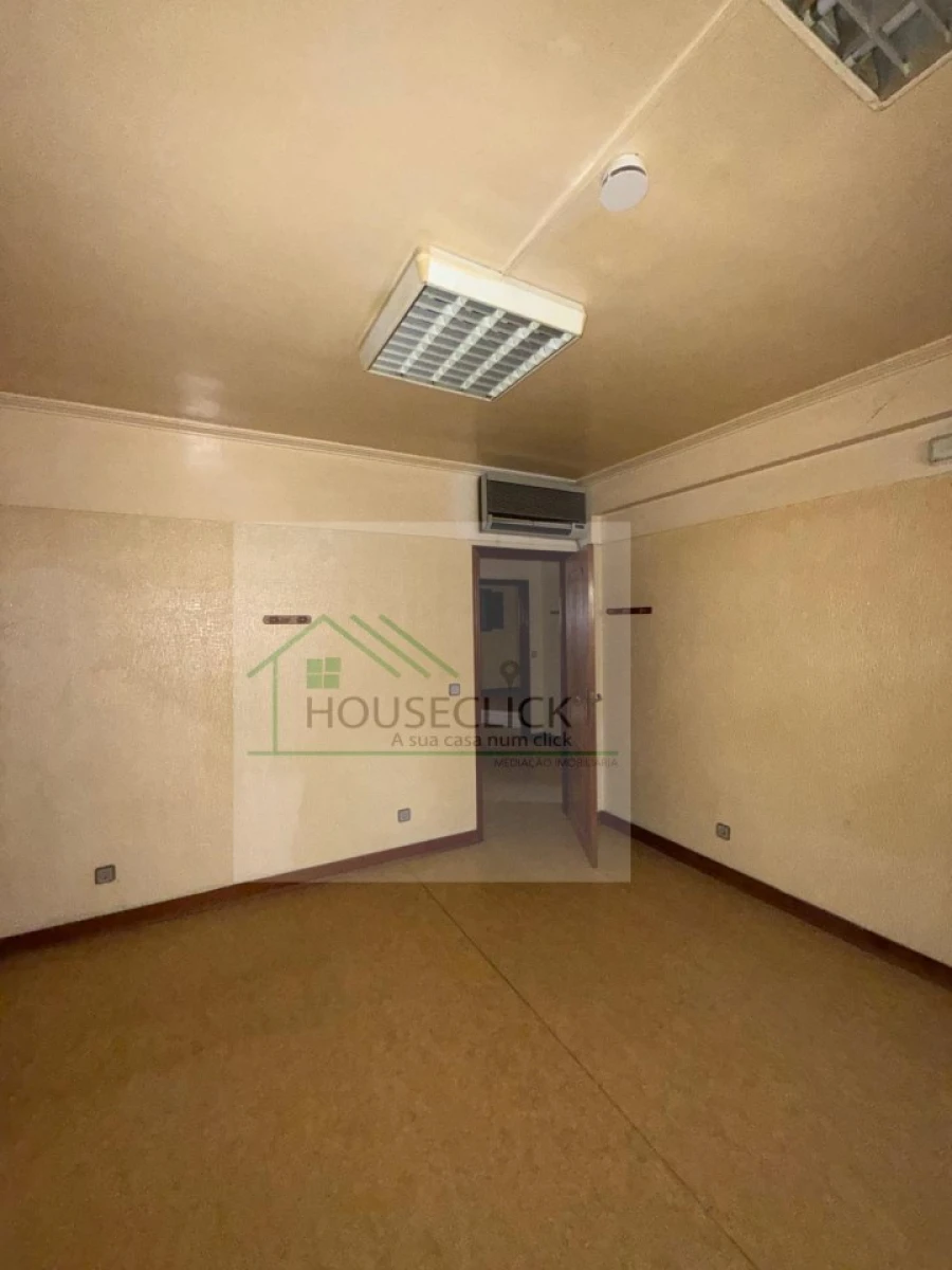 Loja para Arrendamento em Belmonte e Colmeal da Torre Foto 11