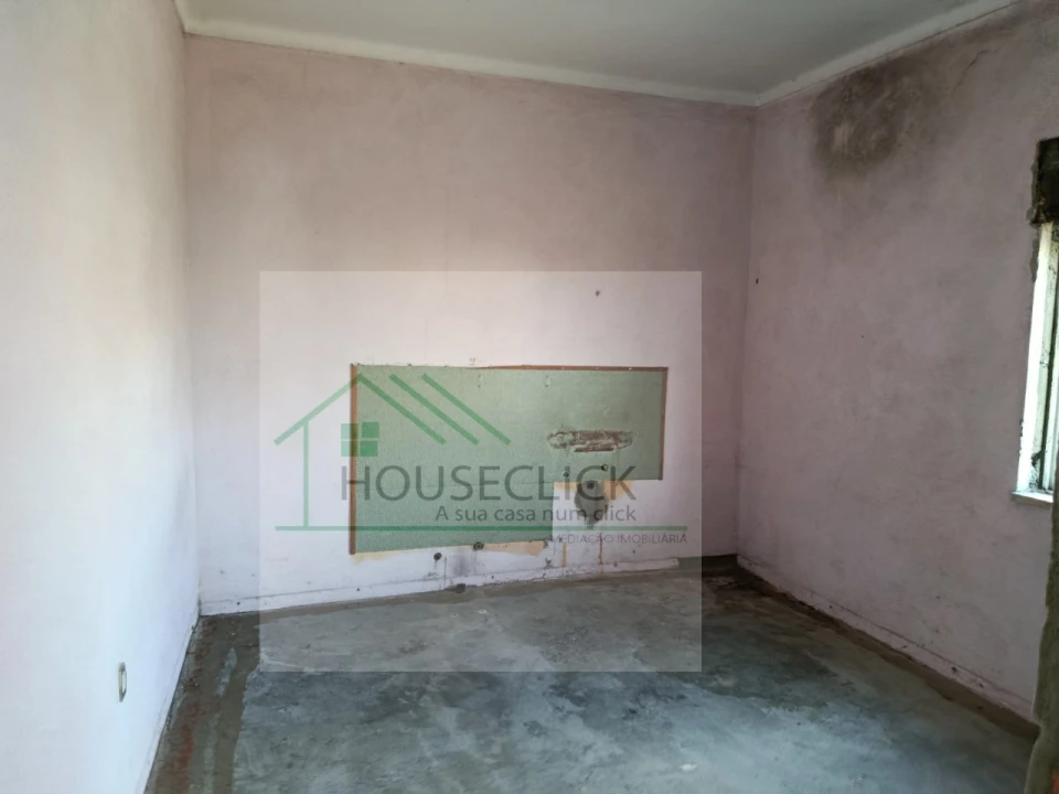 Moradia T14 para Venda em Pinzio Foto 11