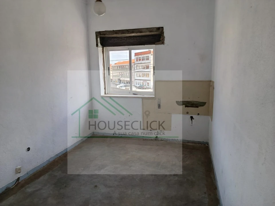 Moradia T14 para Venda em Pinzio Foto 12