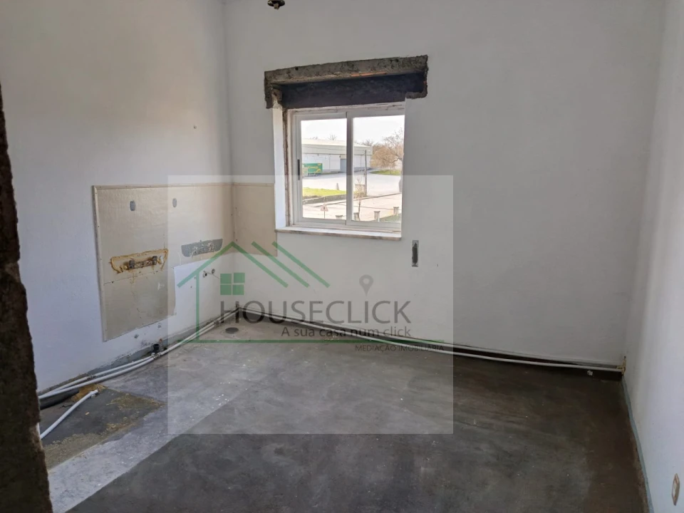 Moradia T14 para Venda em Pinzio Foto 17