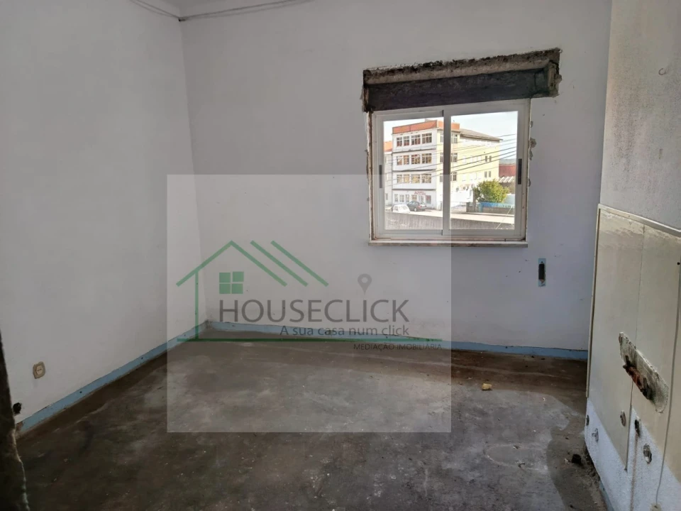 Moradia T14 para Venda em Pinzio Foto 18