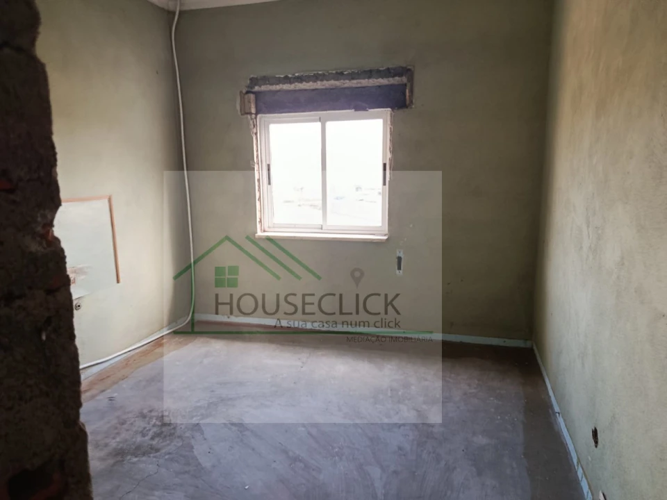 Moradia T14 para Venda em Pinzio Foto 22