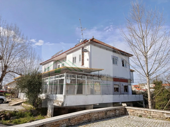 Moradia T14 para Venda em Pinzio Foto 1