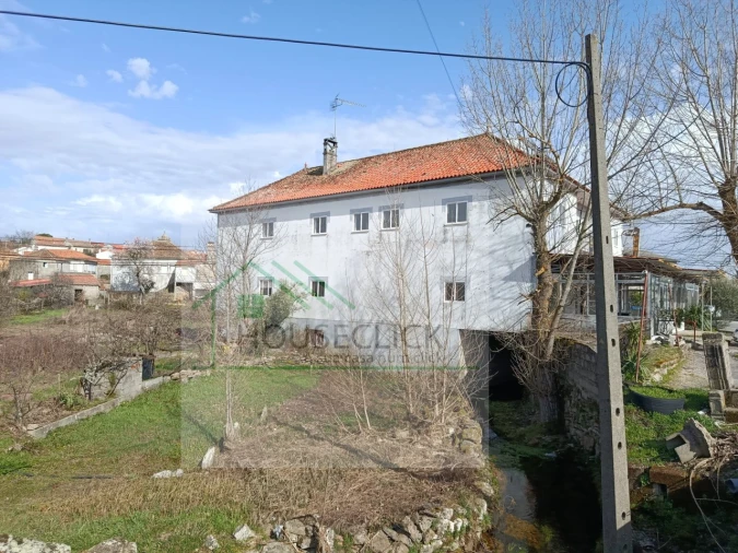 Moradia T14 para Venda em Pinzio Foto 3