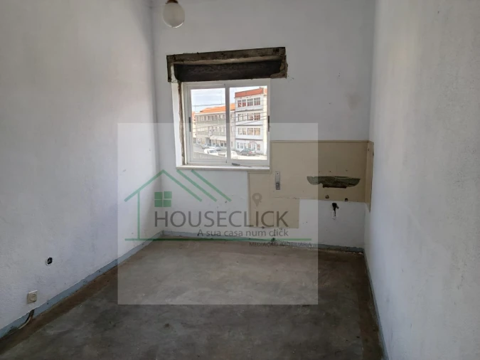 Moradia T14 para Venda em Pinzio Foto 12