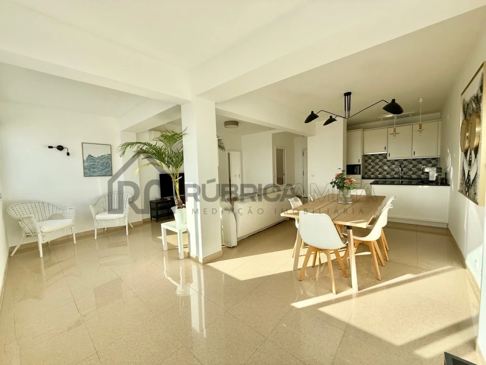 Apartamento T1 para Venda em Quarteira Foto 9