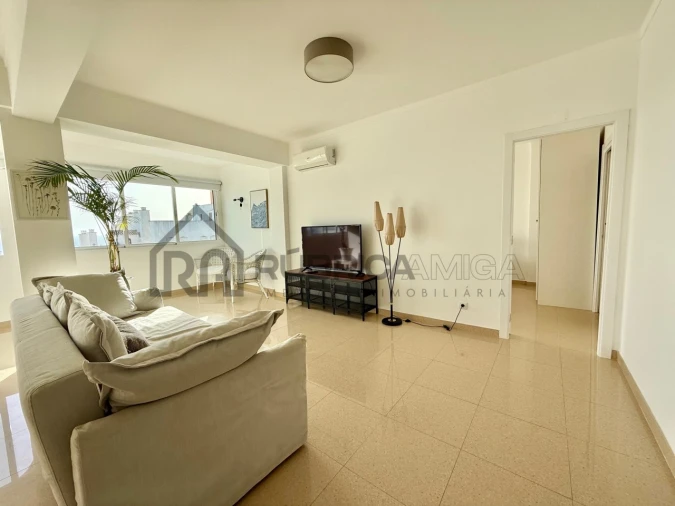 Apartamento T1 para Venda em Quarteira Foto 5